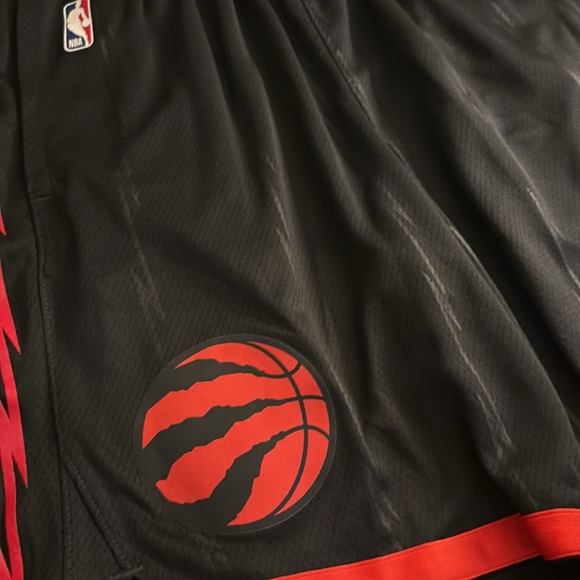 NWT [Jordan] Toronto Raptors NBA Canada Black/Red Basketball Shorts Men’s Sz M - Picture 8 of 12